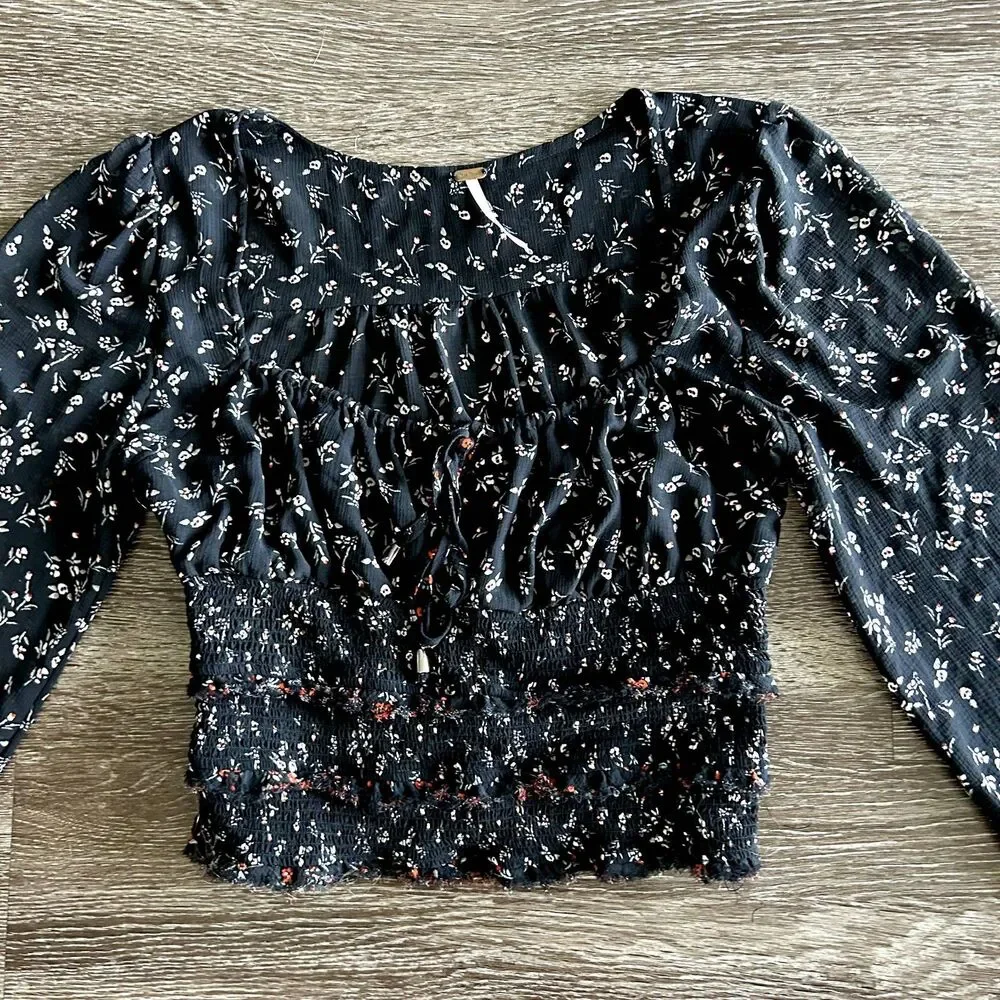 EUC Free People Lolita Floral Peasant Top Black Long Sleeve Boho Blouse Sz Small